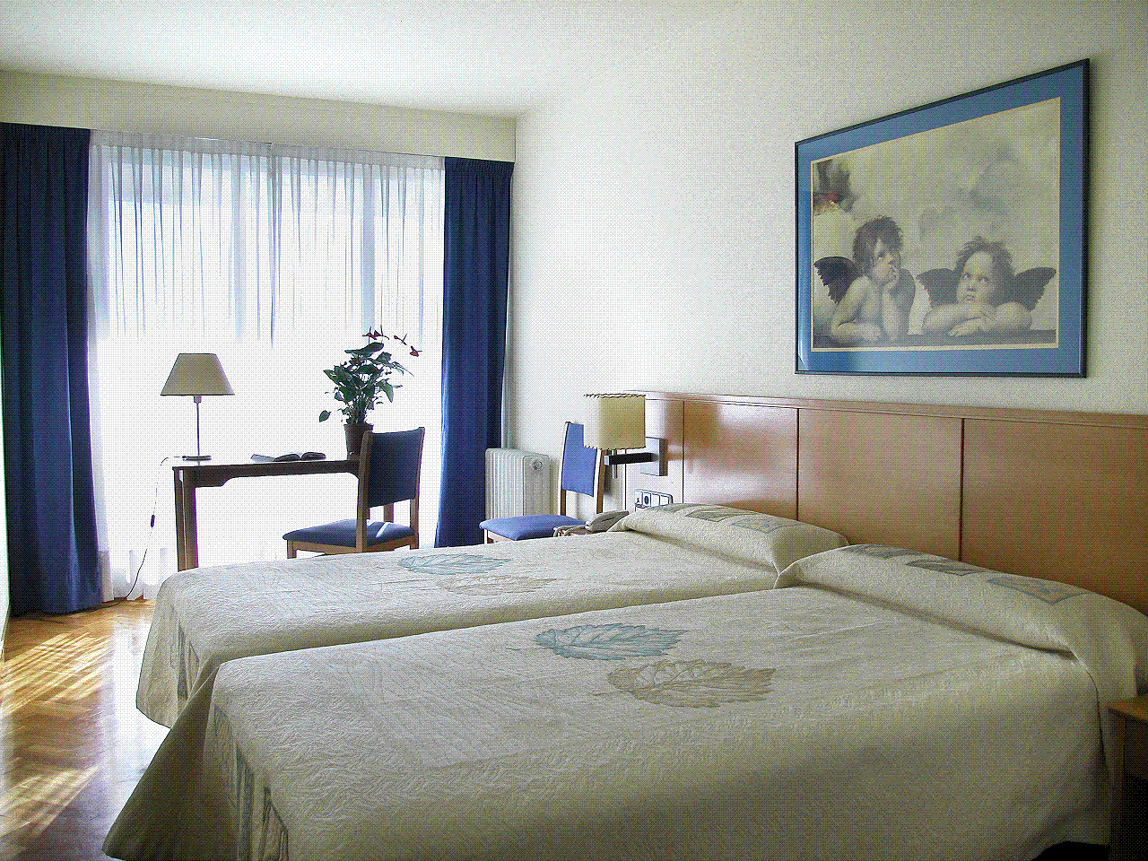 Suites Sercotel Mirasierra Pamplona Room photo